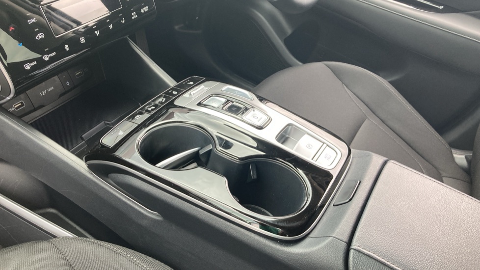Hyundai TUCSON 1.6 TGDi Hybrid 230 Premium 5dr 2WD Auto Hybrid Estate - Image 13
