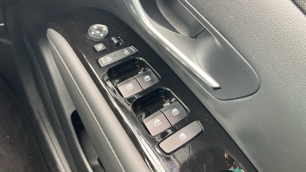 Hyundai TUCSON 1.6 TGDi Hybrid 230 Premium 5dr 2WD Auto Hybrid Estate - Image 21