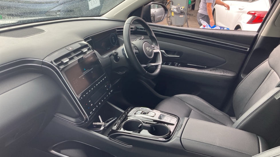 Hyundai TUCSON 1.6 TGDi Plug-in Hybrid Ultimate 5dr 4WD Auto Estate - Image 9