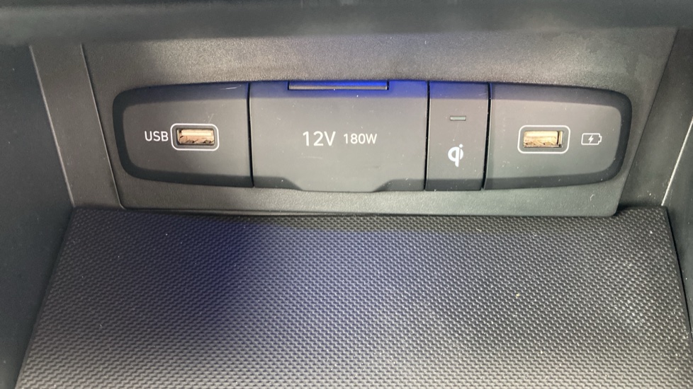 Hyundai TUCSON 1.6 TGDi Plug-in Hybrid Ultimate 5dr 4WD Auto Estate - Image 25