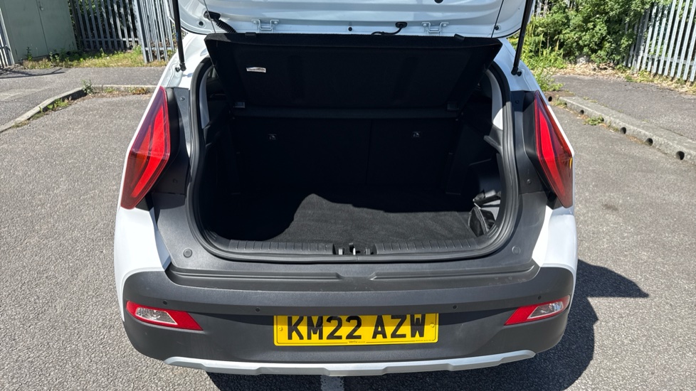 Hyundai BAYON 1.0 TGDi 48V MHEV Premium 5dr Petrol Hatchback - Image 4