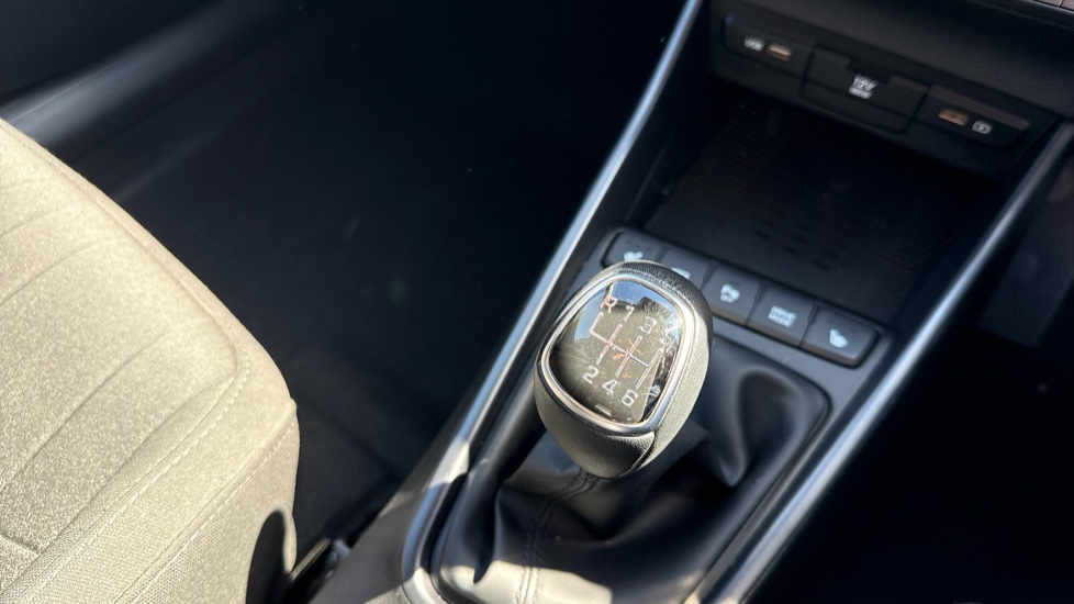 Hyundai BAYON 1.0 TGDi 48V MHEV Premium 5dr Petrol Hatchback - Image 22