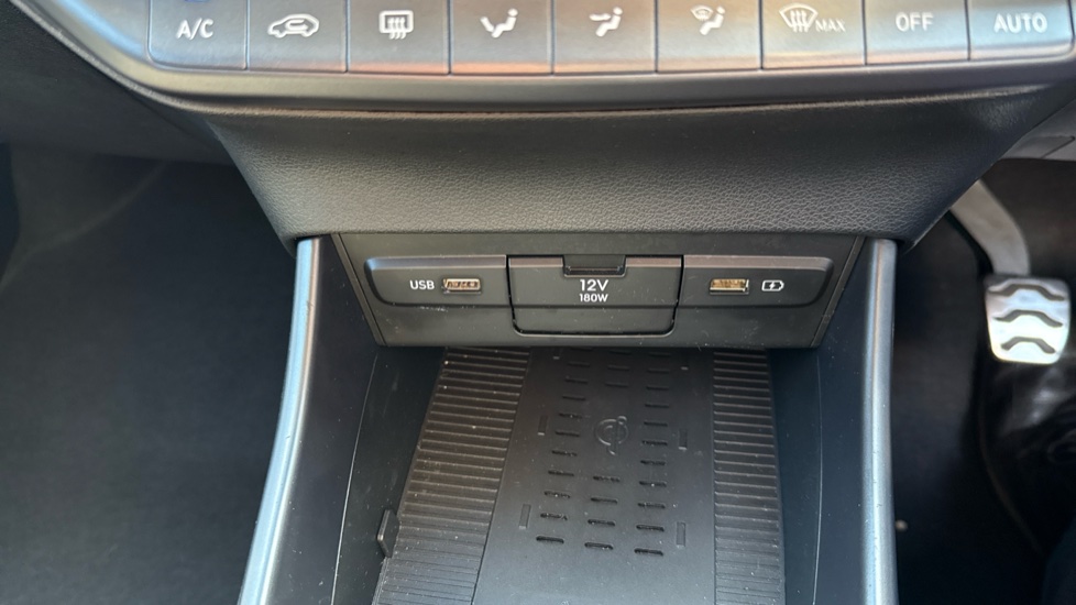 Hyundai BAYON 1.0 TGDi 48V MHEV Premium 5dr Petrol Hatchback - Image 25