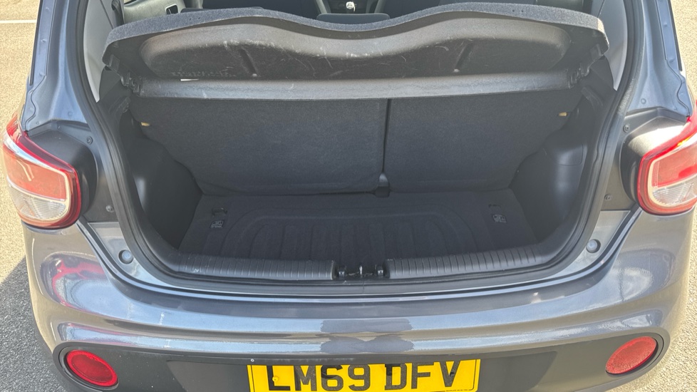 Hyundai i10 1.0 Play 5dr Petrol Hatchback - Image 4