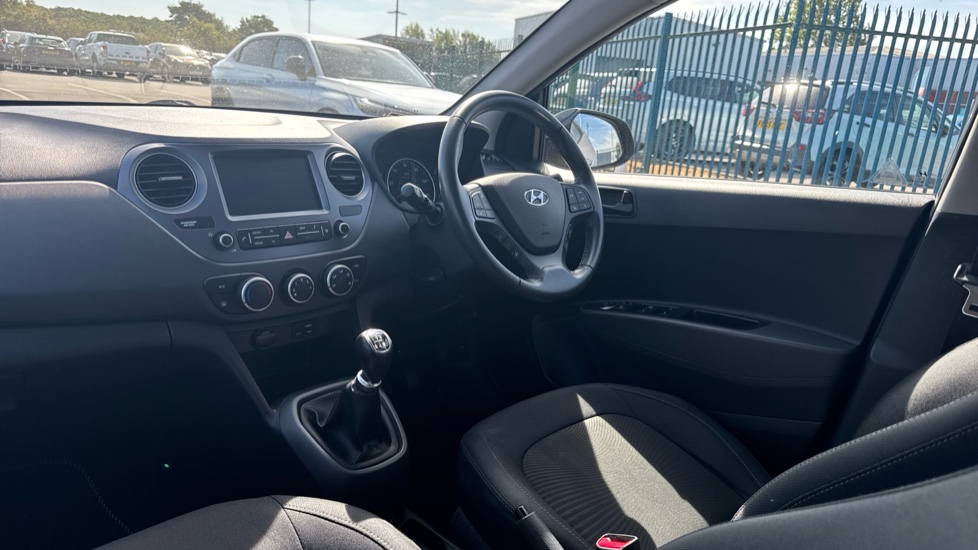 Hyundai i10 1.0 Play 5dr Petrol Hatchback - Image 9