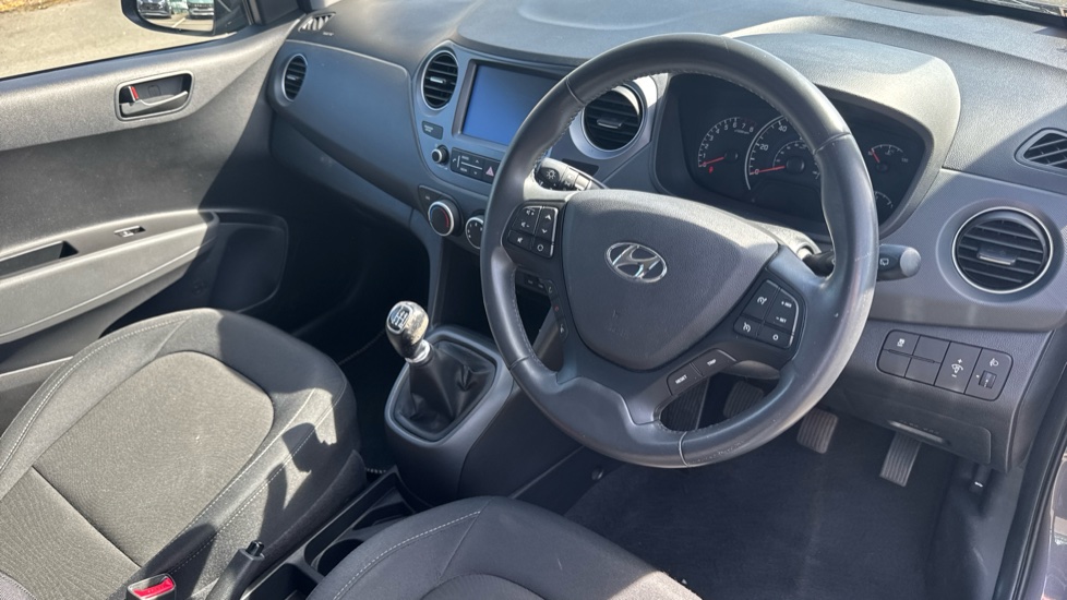 Hyundai i10 1.0 Play 5dr Petrol Hatchback - Image 11