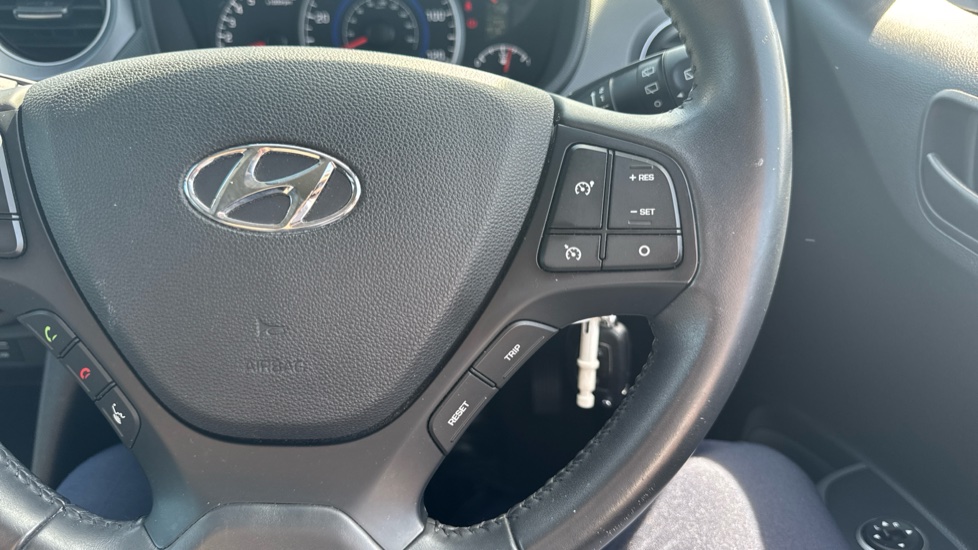 Hyundai i10 1.0 Play 5dr Petrol Hatchback - Image 26