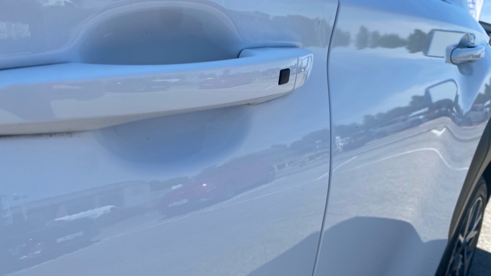Hyundai KONA 1.6 GDi Hybrid Ultimate 5dr DCT Hybrid Hatchback - Image 40