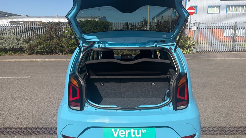 Volkswagen Up 1.0 65PS R-Line 5dr Petrol Hatchback - Image 4