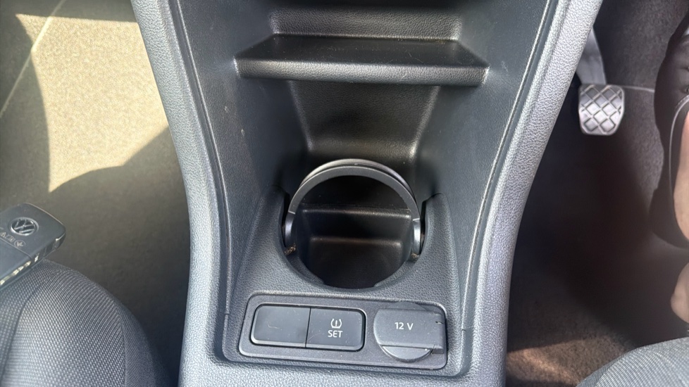 Volkswagen Up 1.0 65PS R-Line 5dr Petrol Hatchback - Image 27