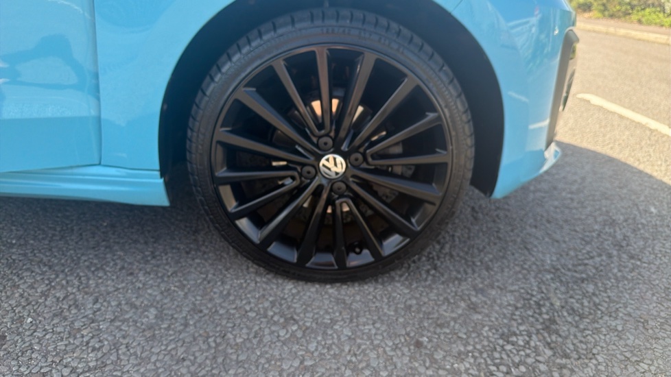 Volkswagen Up 1.0 65PS R-Line 5dr Petrol Hatchback - Image 41