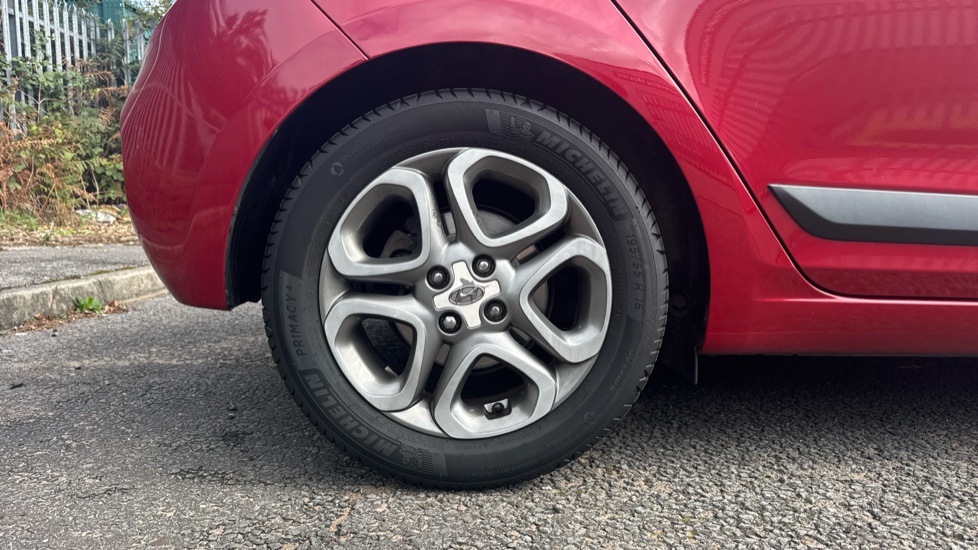 Hyundai i20 1.0 T-GDi Premium Nav 5dr Petrol Hatchback - Image 7