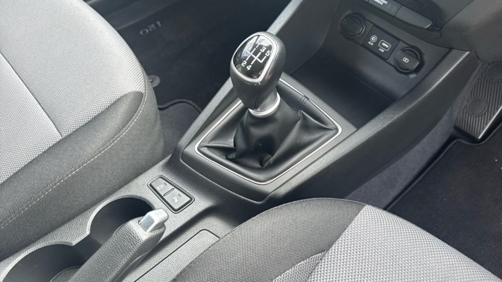 Hyundai i20 1.0 T-GDi Premium Nav 5dr Petrol Hatchback - Image 13
