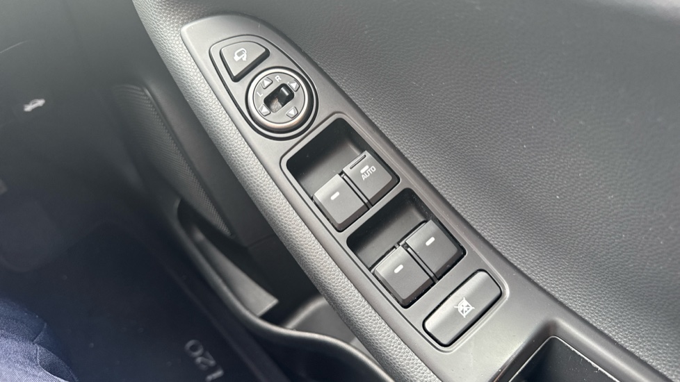 Hyundai i20 1.0 T-GDi Premium Nav 5dr Petrol Hatchback - Image 23