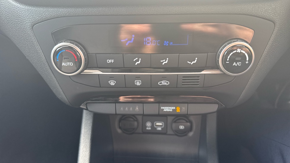 Hyundai i20 1.0 T-GDi Premium Nav 5dr Petrol Hatchback - Image 27