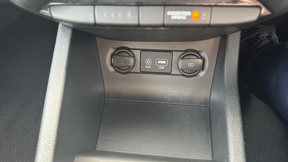 Hyundai i20 1.0 T-GDi Premium Nav 5dr Petrol Hatchback - Image 28