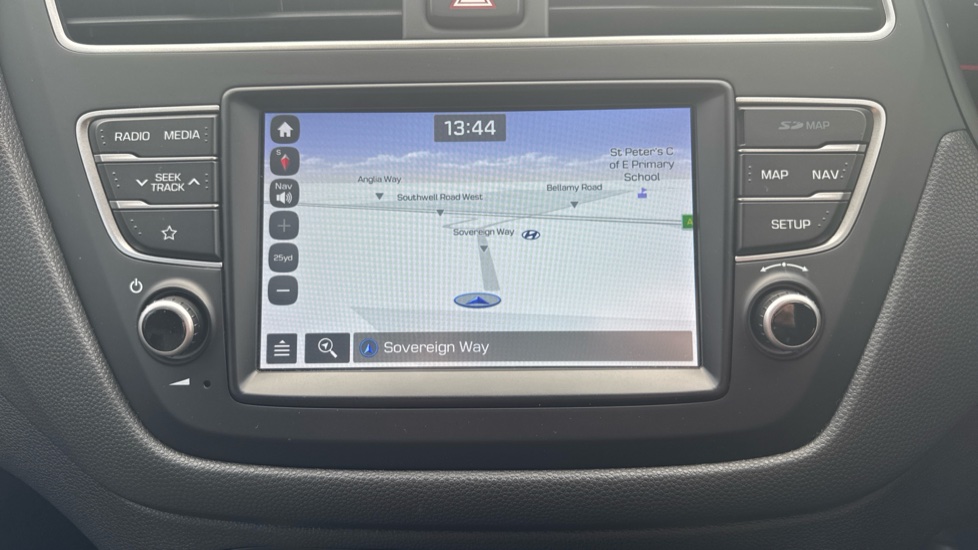 Hyundai i20 1.0 T-GDi Premium Nav 5dr Petrol Hatchback - Image 31