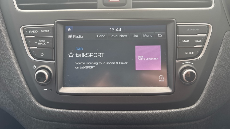 Hyundai i20 1.0 T-GDi Premium Nav 5dr Petrol Hatchback - Image 32