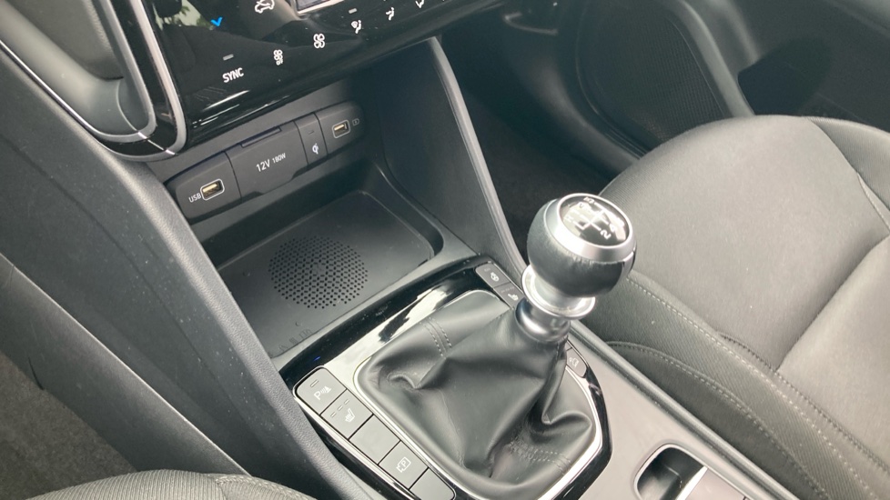 Hyundai TUCSON 1.6 TGDi Premium 5dr 2WD Petrol Estate - Image 13