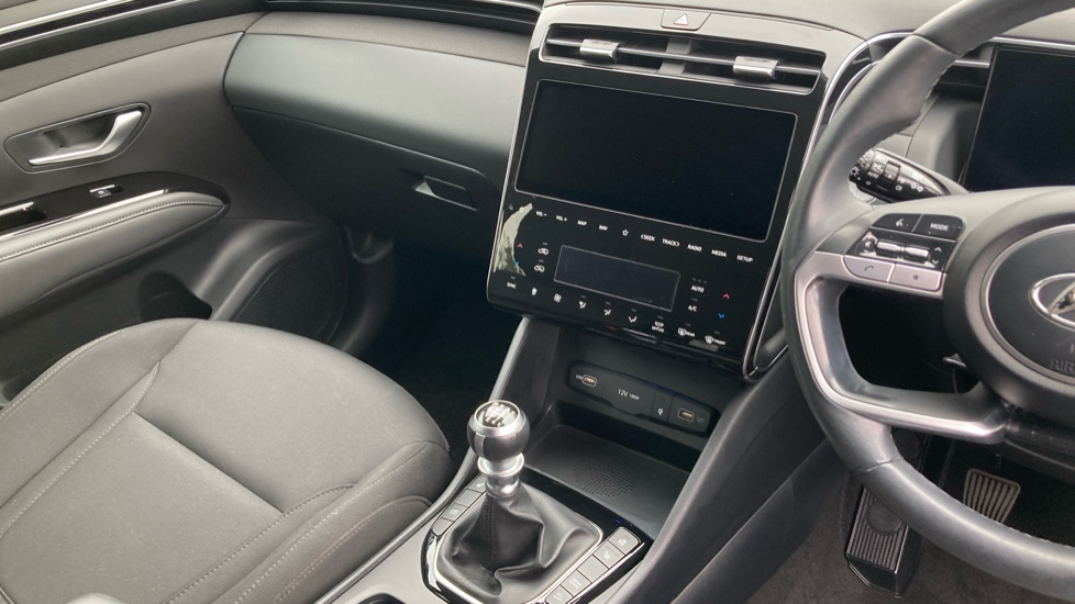 Hyundai TUCSON 1.6 TGDi Premium 5dr 2WD Petrol Estate - Image 14