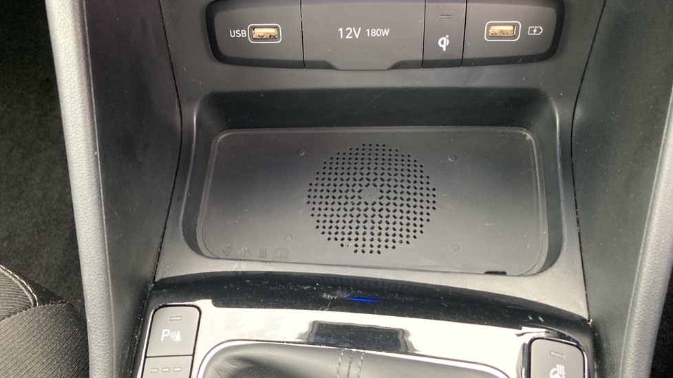 Hyundai TUCSON 1.6 TGDi Premium 5dr 2WD Petrol Estate - Image 36
