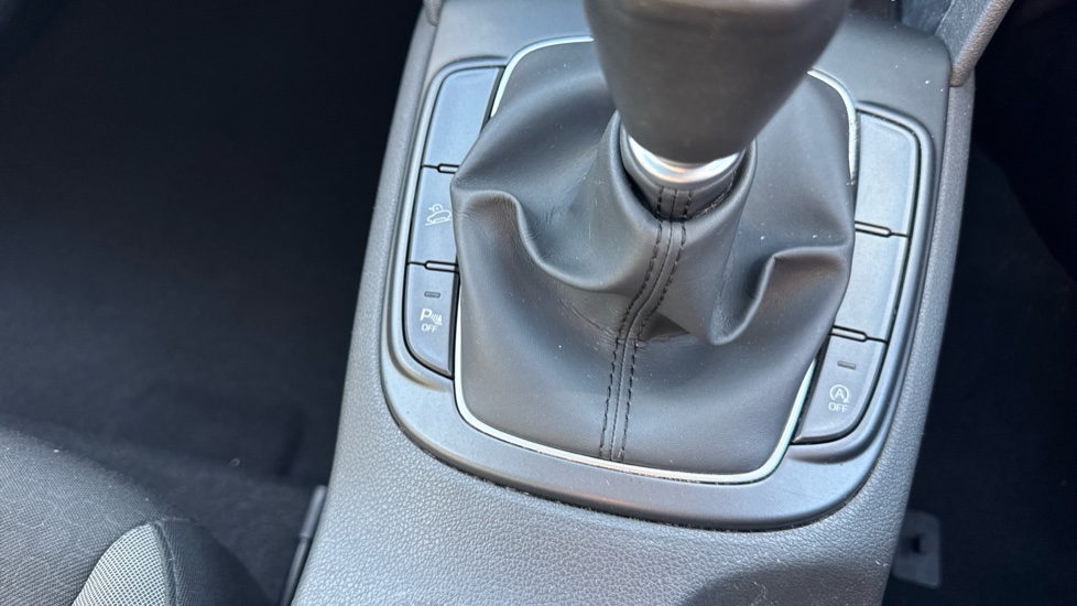 Hyundai KONA 1.0T GDi Blue Drive Premium 5dr Petrol Hatchback - Image 26