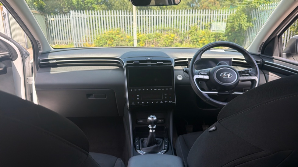 Hyundai TUCSON 1.6 TGDi Premium 5dr 2WD Petrol Estate - Image 10