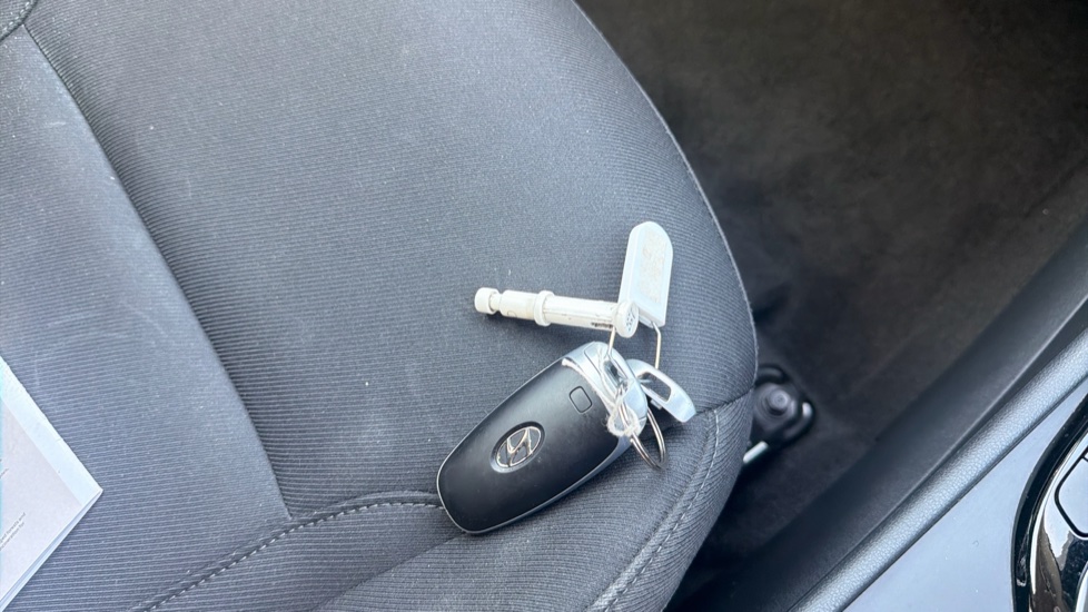 Hyundai TUCSON 1.6 TGDi Premium 5dr 2WD Petrol Estate - Image 20