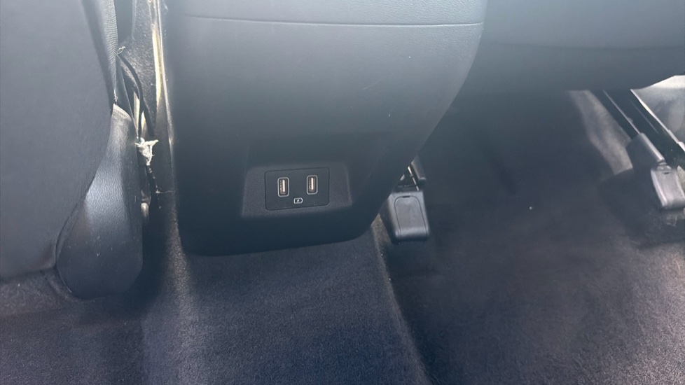 Hyundai TUCSON 1.6 TGDi Premium 5dr 2WD Petrol Estate - Image 29