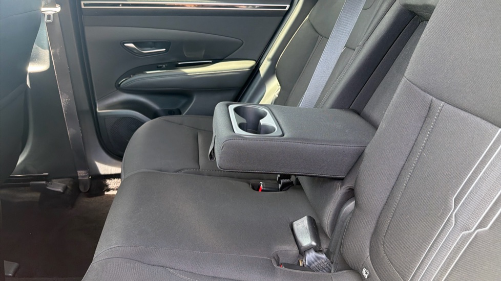 Hyundai TUCSON 1.6 TGDi Premium 5dr 2WD Petrol Estate - Image 31