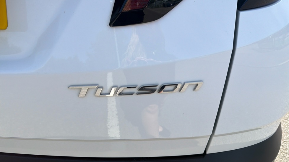 Hyundai TUCSON 1.6 TGDi Premium 5dr 2WD Petrol Estate - Image 32