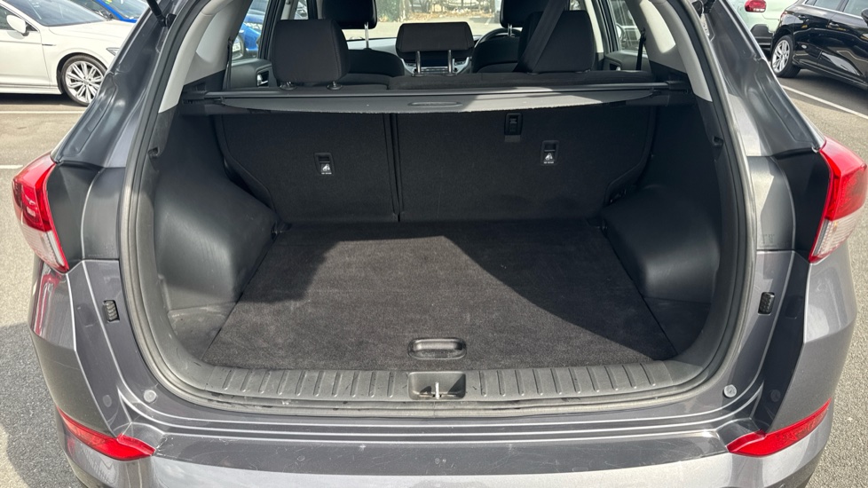 Hyundai TUCSON 1.7 CRDi Blue Drive SE Nav 5dr 2WD Diesel Estate - Image 4