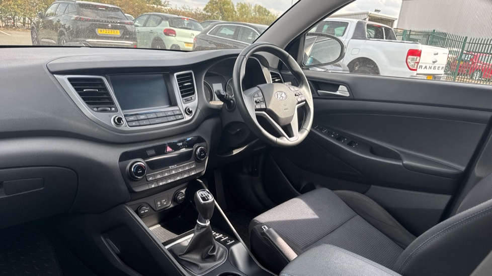 Hyundai TUCSON 1.7 CRDi Blue Drive SE Nav 5dr 2WD Diesel Estate - Image 9