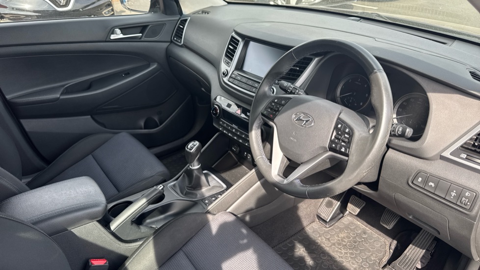 Hyundai TUCSON 1.7 CRDi Blue Drive SE Nav 5dr 2WD Diesel Estate - Image 11