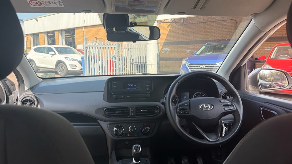 Hyundai i10 1.0 MPi SE 5dr Petrol Hatchback - Image 10