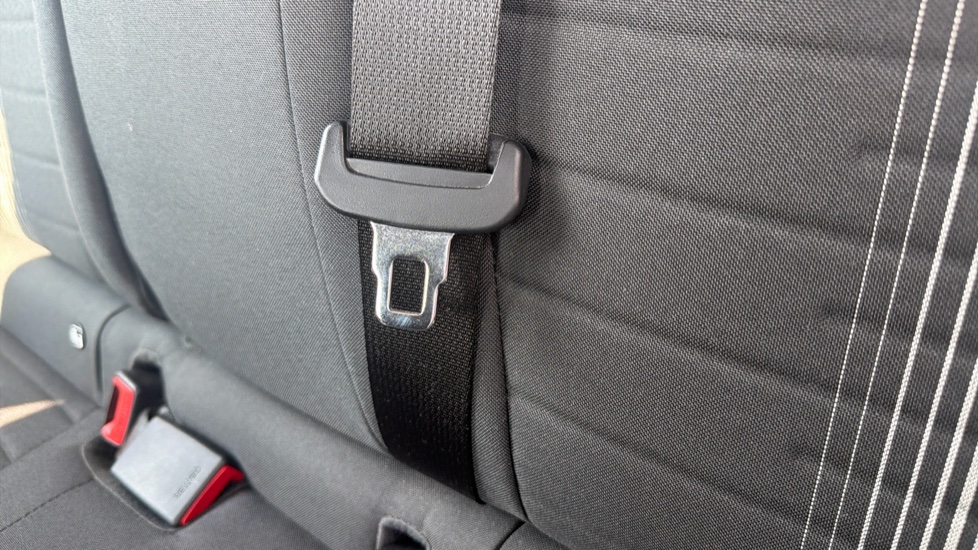 Hyundai i10 1.0 MPi SE 5dr Petrol Hatchback - Image 34