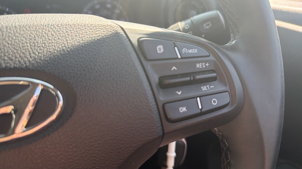 Hyundai i10 1.0 MPi SE 5dr Petrol Hatchback - Image 38