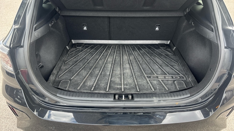 Kia Ceed 1.5T GDi ISG GT-Line 5dr Petrol Hatchback - Image 4