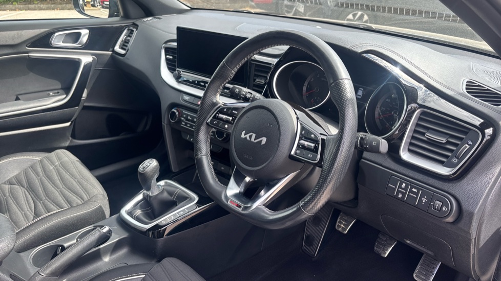 Kia Ceed 1.5T GDi ISG GT-Line 5dr Petrol Hatchback - Image 11