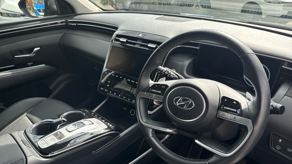 Hyundai TUCSON 1.6 TGDi Hybrid 230 Ultimate 5dr 2WD Auto Hybrid Estate - Image 11