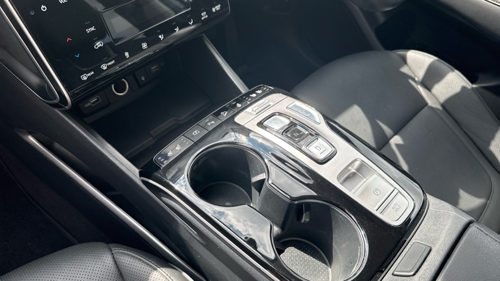 Hyundai TUCSON 1.6 TGDi Hybrid 230 Ultimate 5dr 2WD Auto Hybrid Estate - Image 13