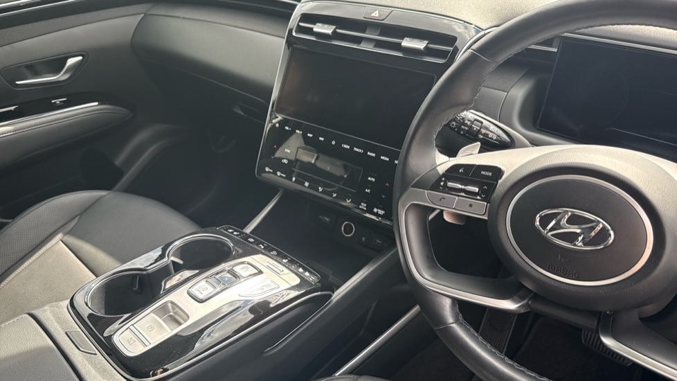 Hyundai TUCSON 1.6 TGDi Hybrid 230 Ultimate 5dr 2WD Auto Hybrid Estate - Image 14