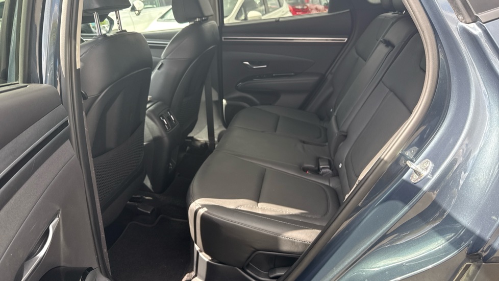 Hyundai TUCSON 1.6 TGDi Hybrid 230 Ultimate 5dr 2WD Auto Hybrid Estate - Image 16