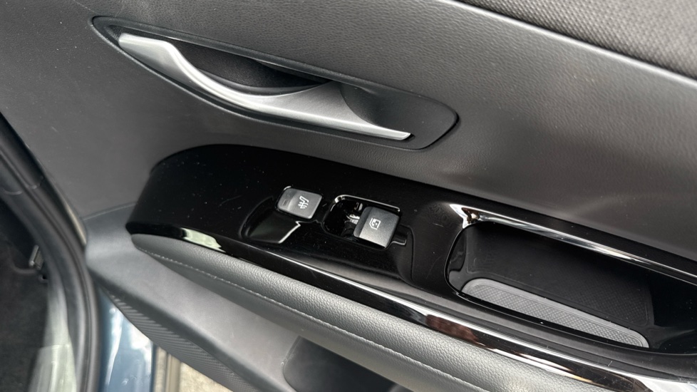 Hyundai TUCSON 1.6 TGDi Hybrid 230 Ultimate 5dr 2WD Auto Hybrid Estate - Image 36
