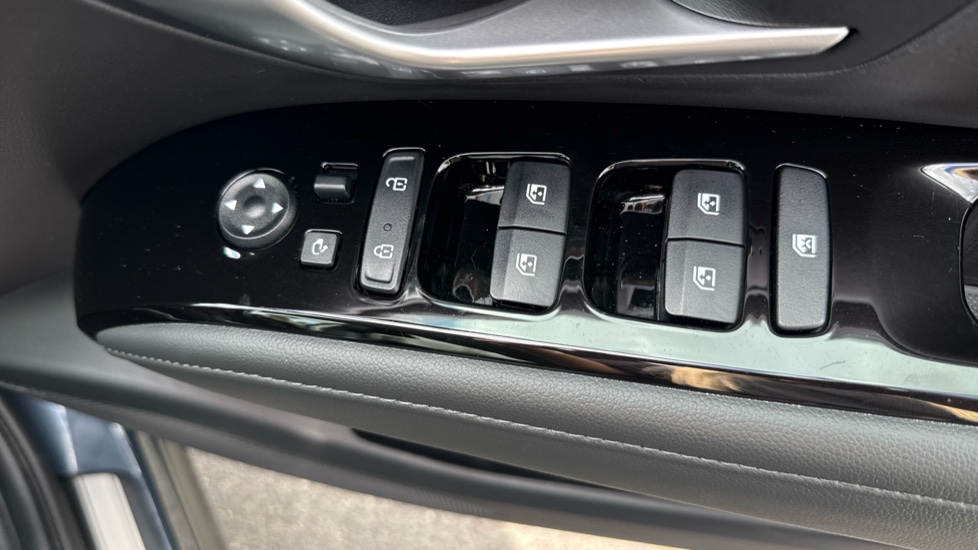 Hyundai TUCSON 1.6 TGDi Hybrid 230 Ultimate 5dr 2WD Auto Hybrid Estate - Image 45