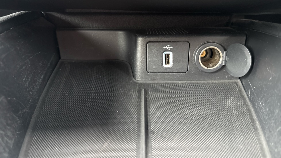 Ford Focus 1.0 EcoBoost 125 Titanium X 5dr Petrol Hatchback - Image 27