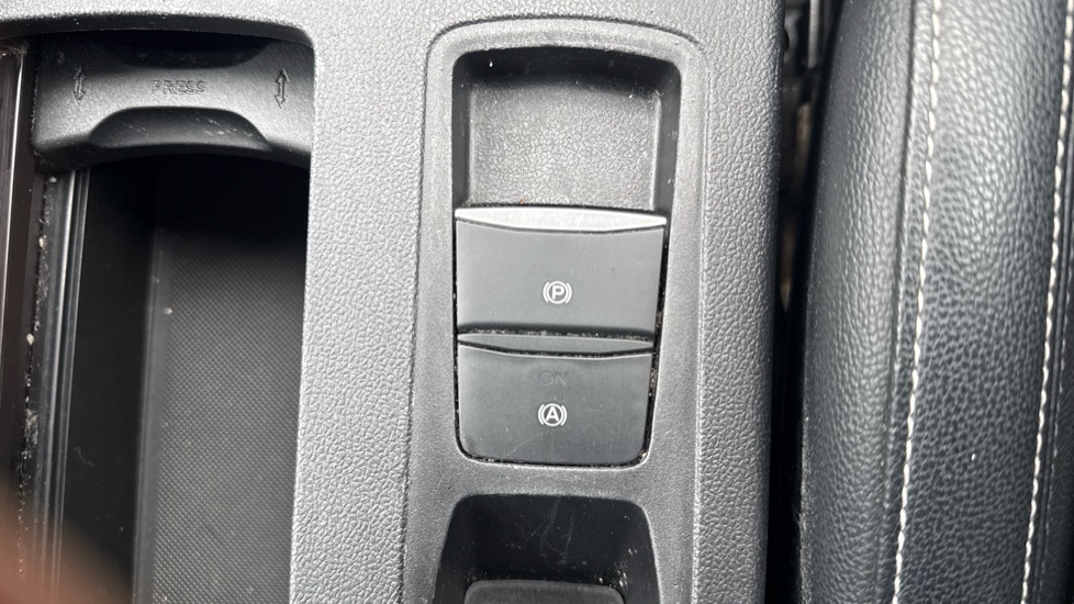 Ford Focus 1.0 EcoBoost 125 Titanium X 5dr Petrol Hatchback - Image 31