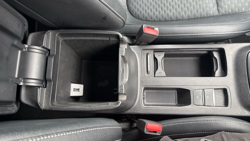 Ford Focus 1.0 EcoBoost 125 Titanium X 5dr Petrol Hatchback - Image 33
