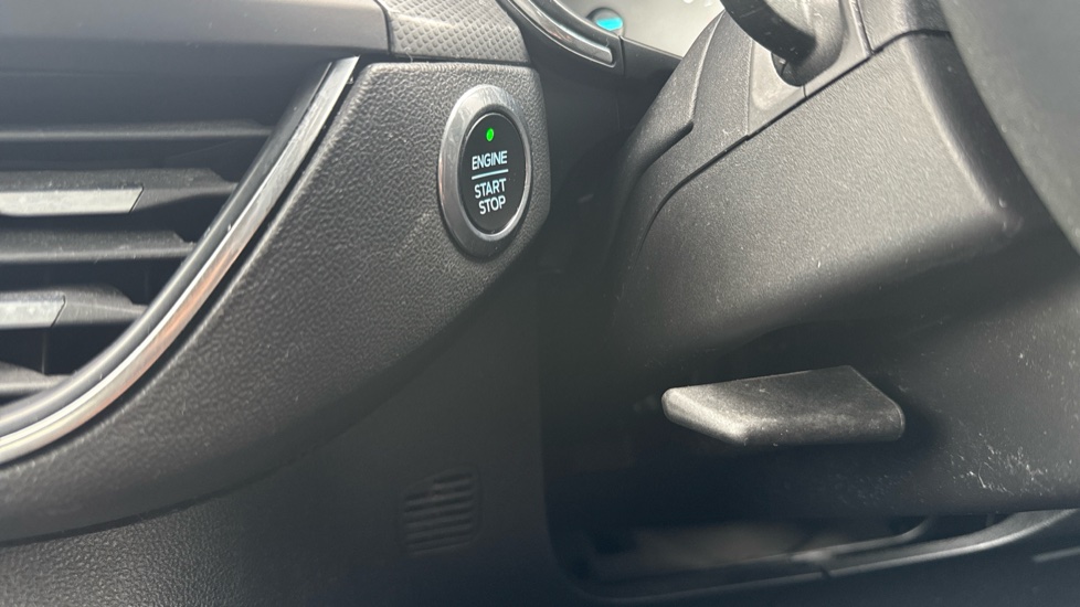 Ford Focus 1.0 EcoBoost 125 Titanium X 5dr Petrol Hatchback - Image 34