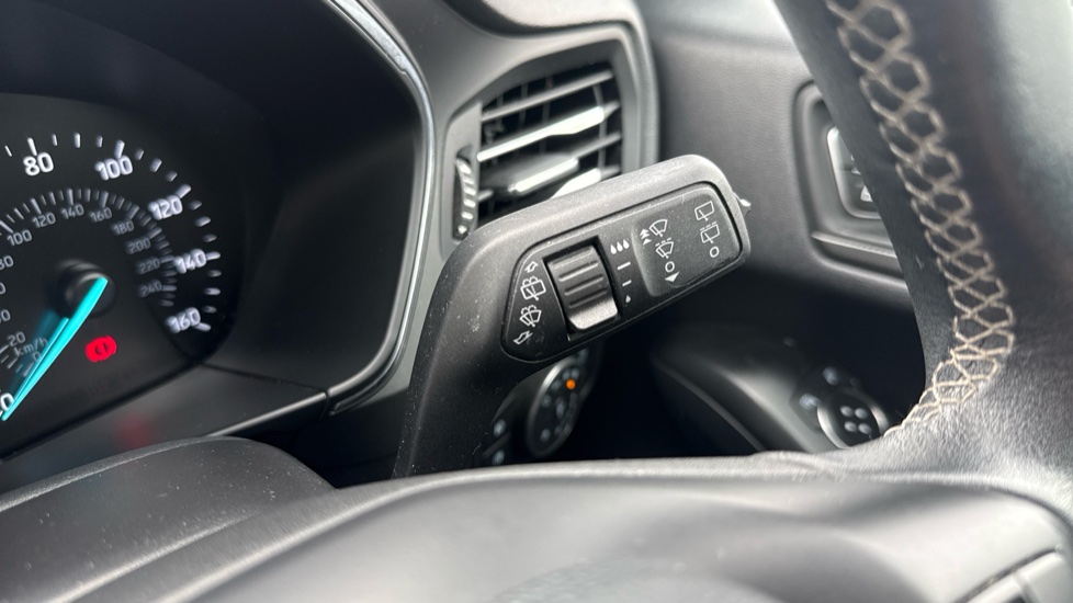 Ford Focus 1.0 EcoBoost 125 Titanium X 5dr Petrol Hatchback - Image 37